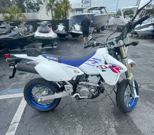 2023 Suzuk_i DR-Z400SM - Product Image 2