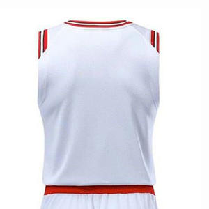 Uniformes de basket-ball sur mesure avec logo respirant, grande taille, 100% polyester, vente en gros avec qualité d'impression professionnelle - Product Image 4
