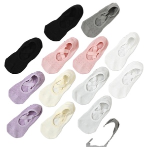 Calcetines de Yoga Delgados para Mujer de Alta Calidad, Diseño Antideslizante para Danza, Ballet y Pilates, con Logotipo Personalizable y Degradado de Color - Product Image 2