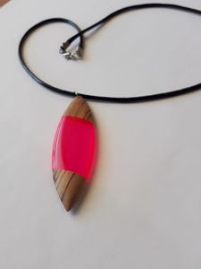 Collar de madera de moda para mujer, collar de viento oscuro con colgante azul de resina Rectangular pequeño personalizado - Product Image 3