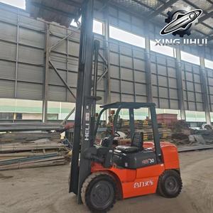 Montacargas HELI CPCD30 de 3 Toneladas, Montacargas Usado Japonés de 3 Toneladas con Motor Isuzu C240, Máquina Usada de Segunda Mano, a Combustible, 3000KG - Product Image 4