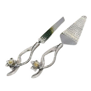 Juego de Cubiertos de Metal de aluminio con diseño de forma de flor chapado en oro pulido brillante Juego de cubiertos para servir en el hotel y el hogar de lujo - Product Image 6