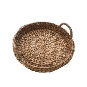 Plateau de service tissé en rotin pour hôtel Plateau alimentaire décoratif de forme ronde et de taille moyenne Meilleur vendeur élégant et durable - Product Image 1