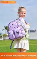 SUN EIGHT Sac à dos scolaire mignon à motif de dessin animé pour filles, sac à dos ergonomique pour enfants du primaire avec protection de la colonne vertébrale, modèle 22306