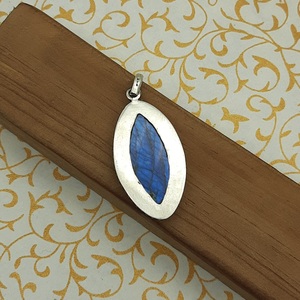 Vente chaude Flash Labradorite Pendentif 925 En Argent Sterling Unique Fait À La Main Naturel Labradorite Ovale À La Main Pendentif Cadeau Pour Elle - Product Image 5