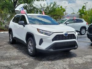 รถยนต์โตโยต้า RAV4 ไฮบริด LE AWD ปี 2024 มือสอง - Product Image 1