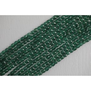 Cadena de Cuentas de Ágata Verde Facetadas en Forma de Cubo para la Fabricación de Joyas - Product Image 1