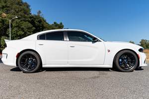 รถชาร์จเจอร์ SRT เฮลแคท เรดอาย ไวด์บอดี้ รุ่นปี 2023  เครื่องยนต์ซูเปอร์ชาร์จ V8 807 แรงม้า พร้อมอุปกรณ์ครบครัน - Product Image 3