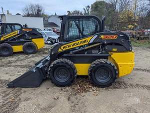 Cargadora deslizante Holland L320 usada con 90HP para transmisión de engranajes del motor Componentes esenciales-Bomba y caja de cambios - Product Image 2