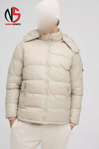 แจ็คเก็ตพัฟเฟอร์บุใยสังเคราะห์แบบมีแผ่นรองรับแรงกระแทก ดีไซน์ล่าสุด เงางาม กันลม อุ่นสบาย สีสโตน สำหรับฤดูหนาว แจ็คเก็ตบุใยสังเคราะห์สำหรับผู้ชาย รุ่นปี 2026 - Product Image 2