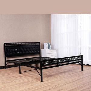 Lit moderne en métal noir avec découpes décoratives de clés grecques sur la tête et le pied du lit - Product Image 3