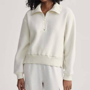 Haut en molleton doux et pelucheux à demi-fermeture éclair pour femme Design tendance et confortable par temps froid - Product Image 5