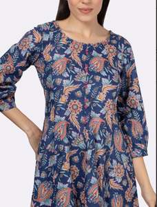 Robe brodée indienne faite à la main de qualité unique pour les femmes Robe respirante de style ukrainien décontractée à fleurs blanches - Product Image 5