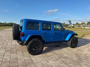 WRANGLER Unlimited Rubicon 392 4x4 2021, Bajo Kilometraje, Motor en Excelente Estado, Transmisión Automática, Techo Panorámico, Luces LED, Listo para Enviar - Product Image 3