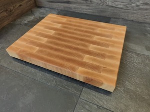 เขียงไม้อะคาเซียแบบย้อนกลับพร้อมถาดเสิร์ฟทรงร่องลึก - Product Image 2