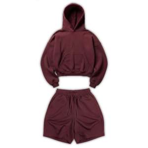Sudadera Corta Deportiva Maroon Athletic Z25 y Pantalones Cortos Holgados Z24, 530GSM, Forro Polar Orgánico, Ropa Deportiva - Product Image 1