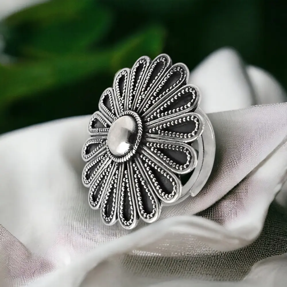 Extremer Look 925 Sterling oxidisiertes Silber Blumenform Handwerker-Look Ring handgefertigter Schmuck Großhandel Lieferanten Valentinsgeschenk für sie
