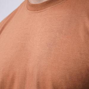 Camiseta de algodón transpirable de verano para hombre, camiseta informal ligera de manga corta para uso diario, bordado e impresión personalizados disponibles - Product Image 3