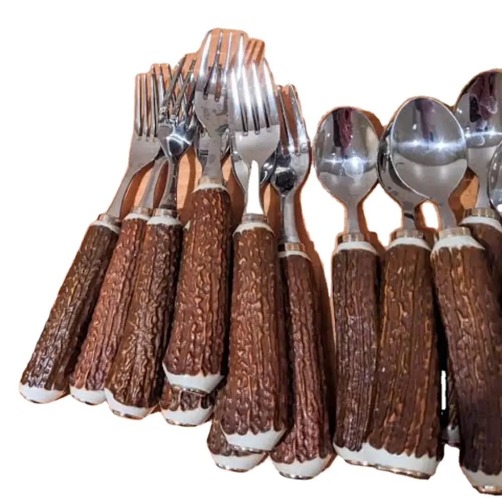 2023 vente chaude prix usine Restaurant couverts ensemble cuillères fourchette couteau corne et os or couverts de l'Inde par RF Crafts