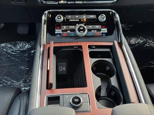 2024 Réserve de navigateur Lin-coln avec sièges en tissu de direction à gauche-Année modèle - Product Image 4