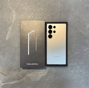 Teléfono Inteligente Samsung Galaxy S25 Ultra 100% Auténtico, Nuevo y Original, 256GB/512GB, Desbloqueado para Todo el Mundo - Product Image 2