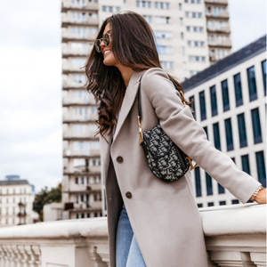 Manteau trench pour femme à manches longues, double boutonnage, avec capuche et revers, en tissu tricoté imperméable, rembourré en coton, pour l'automne, avec ceinture - Product Image 1