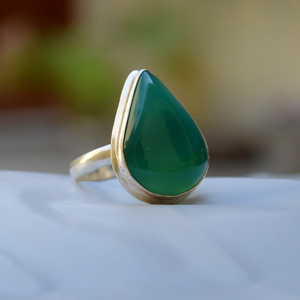 แหวนเงินสเตอร์ลิง925โดดเด่นไม่เหมือนใครรูปทรงหยดน้ำพลอยสีเขียวพลอยธรรมชาติสไตล์คลาสสิก - Product Image 1