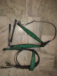 Cuero negro Floral pintado verde caballo occidental brida pecho collar conjunto cuero genuino occidental tachuela conjunto - Product Image 4