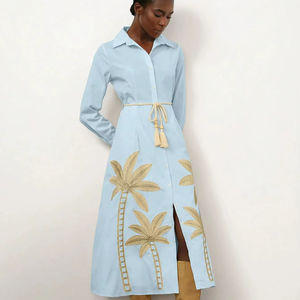 Vestido negro hecho a mano con bordados y elegantes detalles de Adorno - Product Image 1