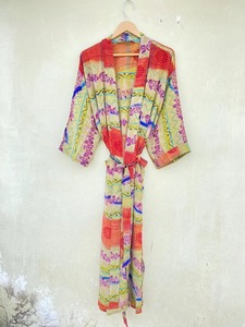 Kimono en soie multicolore Robe sari cousue à la main Tissu sari indien Festival Loungewear Recyclé Indian Sari Gown Beautiful Kimono - Product Image 2