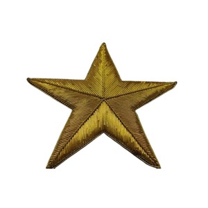 Insignes de wok brodés à la main Emblèmes en polyester avec étiquettes de vêtement en fil métallique utilisant des techniques tissées - Product Image 1