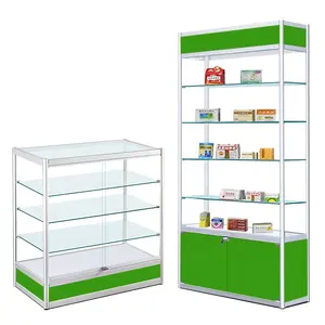 Las farmacias minoristas están decoradas con armarios con estantes de vidrio y madera personalizados y se muestran en farmacias personalizadas.