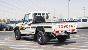 รถมือสอง Toyota Land Cruiser 79 Pickup 5 ประตู 5 ที่นั่ง SUV 8 สูบ 4.5L ดีเซล เกียร์ธรรมดา พวงมาลัยซ้าย เบาะผ้าสีเข้ม ปี 2020 จากเจ้าของคนแรก - Product Image 3