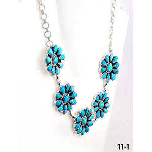 Collar de Plata de Ley y Turquesa Blanca Estilo Suroeste con Cadenas de Cuentas y Patrones Clásicos de Flores, Anclas y Números - Product Image 3