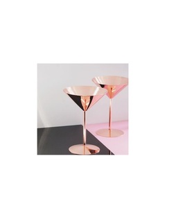 Élégant verre à vin sans pied en métal élégant au design minimaliste idéal pour les pendaisons de crémaillère ou les cadeaux personnels - Product Image 1