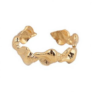 CUCOCUCA YXQ R215 Anello in acciaio inossidabile placcato oro, minimalista ed elegante, con finitura spazzolata, sofisticato e raffinato, ideale per le vacanze - Product Image 1