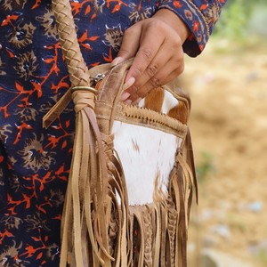 Bolsos cruzados informales con flecos de cuero genuino hechos a mano en piel occidental para mujer - Product Image 4