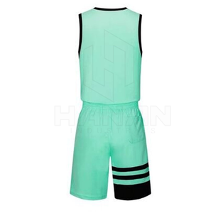 Conjunto de uniforme de baloncesto personalizado con costuras duraderas, impresión por sublimación completa y opción de nombre de equipo - Product Image 3