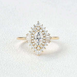 Bague de fiançailles en moissanite taille ovale avec halo floral, vintage, plaquée platine et rhodium, testée au diamant, adaptée pour un mariage, fine - Product Image 2