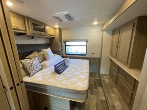 รถบ้านมือสอง ปี 2020 รุ่น Coachmen Mirada 32SS - Product Image 4