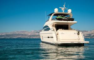 Princess 72 Inboard Engine Bateau à moteur d'occasion à vendre - Product Image 2