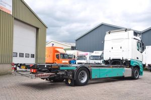 Camion tracteur Mercedes-Benz Actros 1942 CHASSIS 4x4 Diesel Automatique Euro 6 d'occasion, conduite à gauche, pour transport logistique - Product Image 5