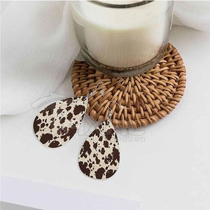 Pendientes de piel de vaca hechos profesionalmente Pendientes de piel de vaca de último diseño Pendientes de piel de vaca recién llegados - Product Image 4