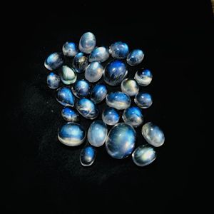 Cabujones de piedra lunar arcoíris de Fuego Azul Natural, collar de cristal semiprecioso pulido a mano, fabricación de cabinas de joyería al por mayor a granel - Product Image 1