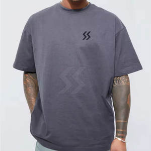 เสื้อยืดบ็อกซี่สำหรับผู้ชายทรงหลวมผ้าคอตตอนสี100% แบบเรียบบริการผลิตตามสั่ง - Product Image 3