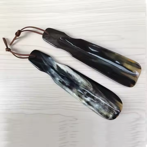 แตรยกรองเท้าทำจากธรรมชาติทำมือคุณภาพระดับพรีเมียมตกแต่งด้วยงานฝีมือรูปพระจันทร์เสี้ยว - Product Image 1