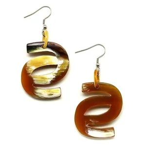 Boucles d'oreilles en corne de buffle faites à la main de haute qualité vente chaude boucles d'oreilles maison de buffle naturel avec perle prix de gros - Product Image 1