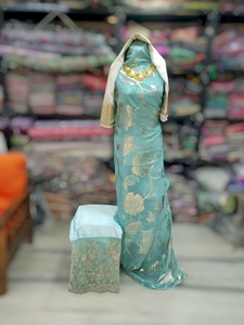 รอยัลบลู ฟรานซาวี ดีรัก พร้อมลายเลื่อมสีรุ้งและผ้าคลุมไหล่เข้าชุด |   ชุดเดรสสำหรับงานเลี้ยงสุดหรู - Product Image 6