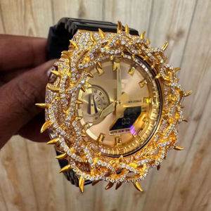 Montre de luxe analogique et numérique à diamant simulé Moissanite Bracelet en caoutchouc noir avec lunette à pointes Design HipHop Gold Edition - Product Image 4