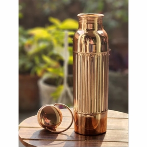 Botella de Agua de Cobre con Estampado Geométrico Premium al por Mayor, Diseño Moderno, Recipiente Metálico para Beber, Logotipo Personalizado Disponible, Regalos Empresariales - Product Image 4